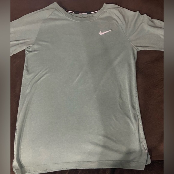 Nike Running Womens Size XS Khaki Green Mesh Back Short Sleeve T-Shirt - Picture 4 of 15